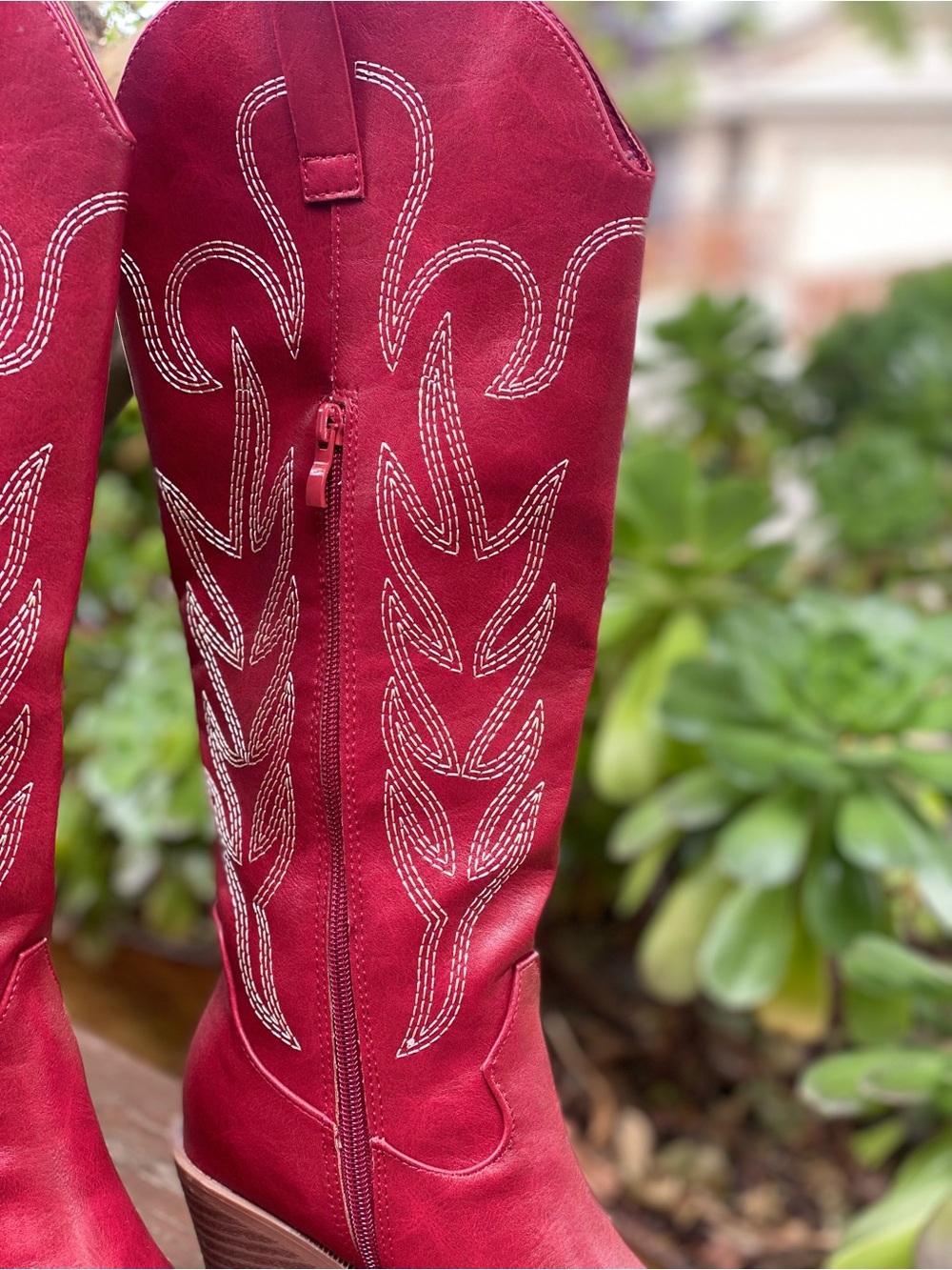 TOP Moda Red Western Knee-High Heeled Boots - Picture 4 of 5